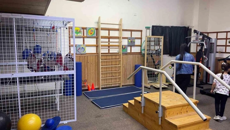 TİKA'dan Filistin Mülteci Kampı Sağlık Merkezine destek