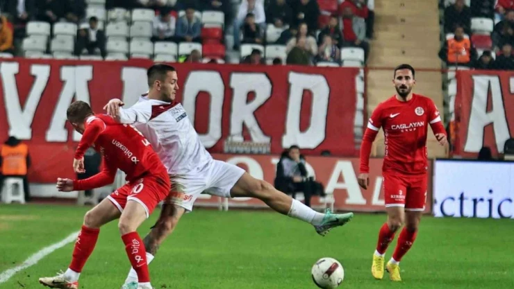 Trendyol Süper Lig: Antalyaspor: 2 - Sivasspor: 1 (Maç sonucu)