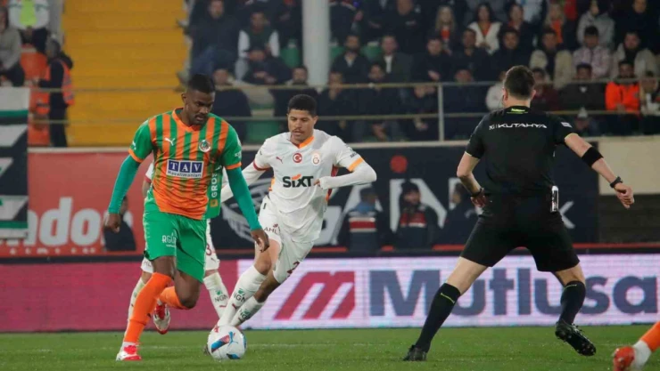 Trendyol Süper Lig: Corendon Alanyaspor: 1-Galatasaray:2