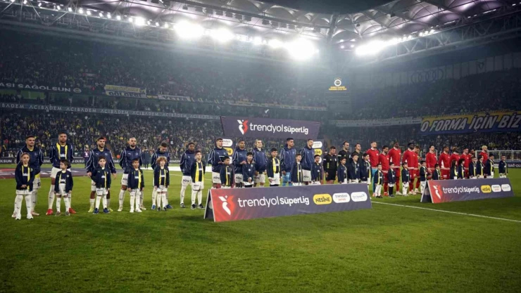 Trendyol Süper Lig: Fenerbahçe: 3 - Göztepe: 2