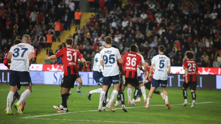 Trendyol Süper Lig: Gaziantep FK: 1-Fenerbahçe:3
