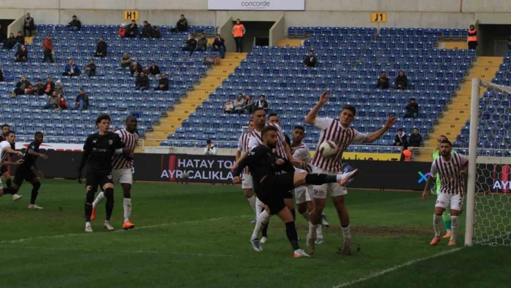 Trendyol Süper Lig: Hatayspor: 0 - Pendikspor: 0 (İlk yarı)