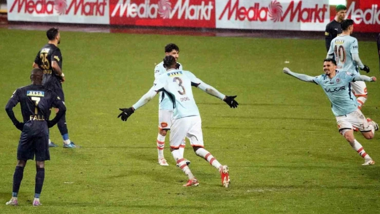 Trendyol Süper Lig: Kasımpaşa: 0 - Başakşehir: 3 (Maç sonucu)