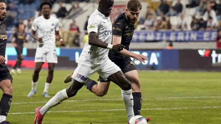 Trendyol Süper Lig: Kasımpaşa: 1-Trabzonspor: 1