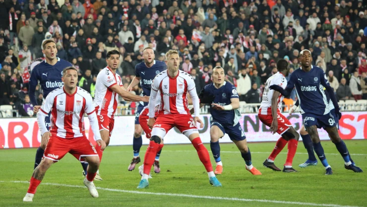 Trendyol Süper Lig: Sivasspor: 1-Fenerbahçe:3