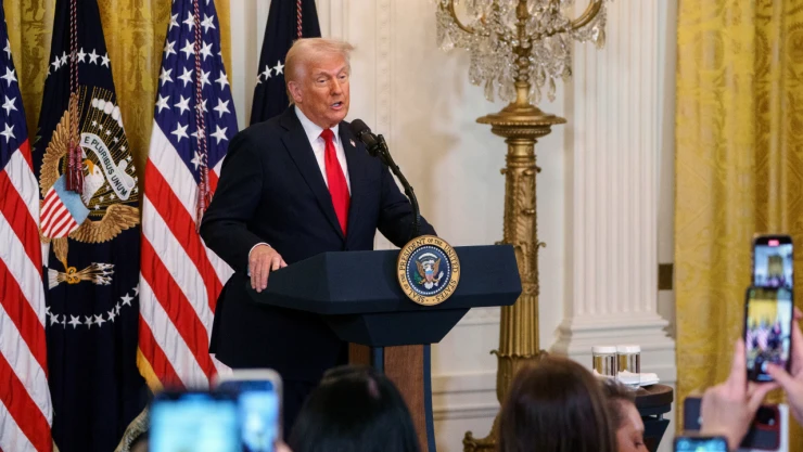 Trump'tan FED'e: ''Yavaş hareket eden FED faizleri düşürmeli'