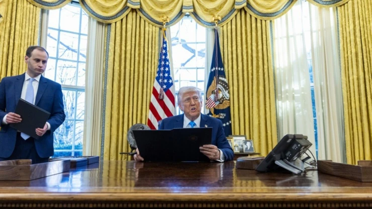 Trump'tan İran'a maksimum baskı kampanyasını yeniden hayata geçirecek olan başkanlık kararnamesini imzaladı