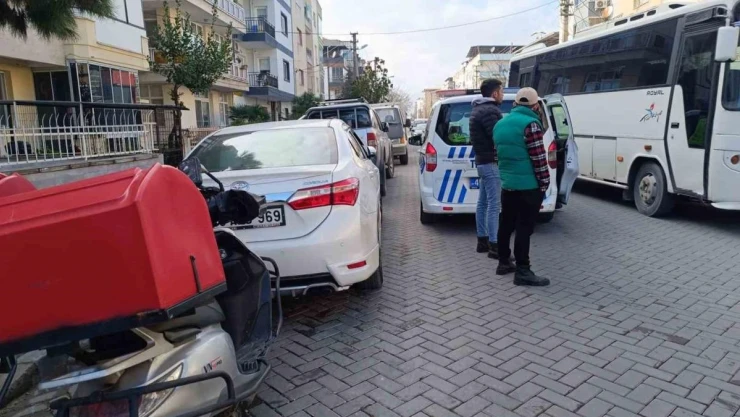 Turgutlu'da motokuryenin çarptığı 2 çocuk yaralandı