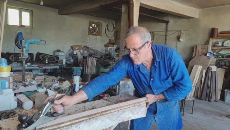 Turizm sezonuyla baston üretimi hız kazandı