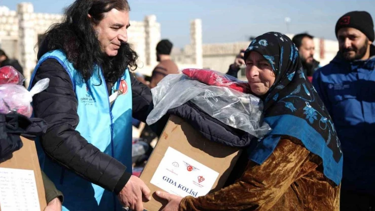 Türkiye Diyanet Vakfı'nın 2024 yılı vekaletle kurban programına ünlülerden destek