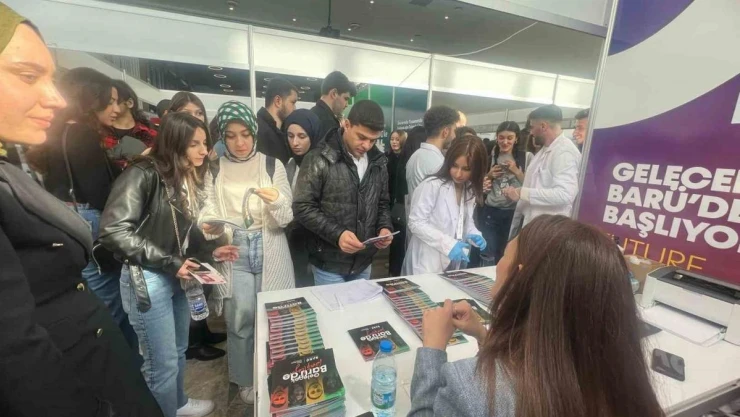 Türkiye'nin en büyük kariyer fuarına yoğun ilgi