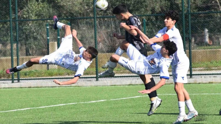 U16'da Manisa şampiyonu Yunusemre oldu
