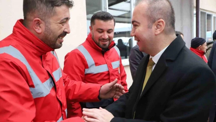 Uluçay, 'Yeni evlenecek belediye personeline 100 bin TL nakdi destek vereceğiz'