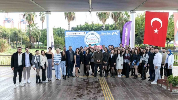 Üniversiteliler mentorluk programıyla iş dünyasına hazırlanıyor