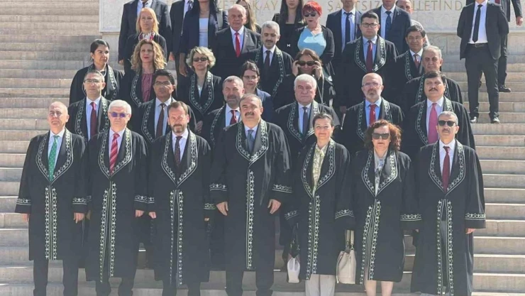 Uyuşmazlık Mahkemesi Başkanı Güleç, Anıtkabir'i ziyaret etti