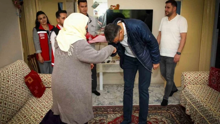 Vali Ali Çelik, şehit annelerini ziyaret etti