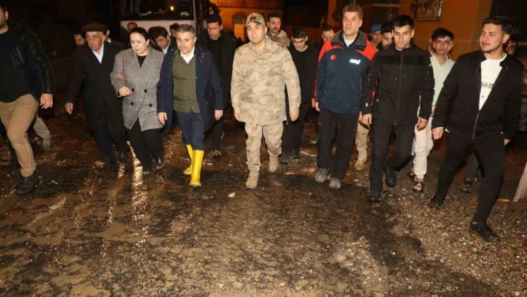 Vali Atay Cizre'de incelemelerde bulundu