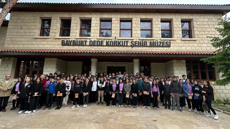 Vali Epcim, LGS öğrencileriyle bir araya geldi