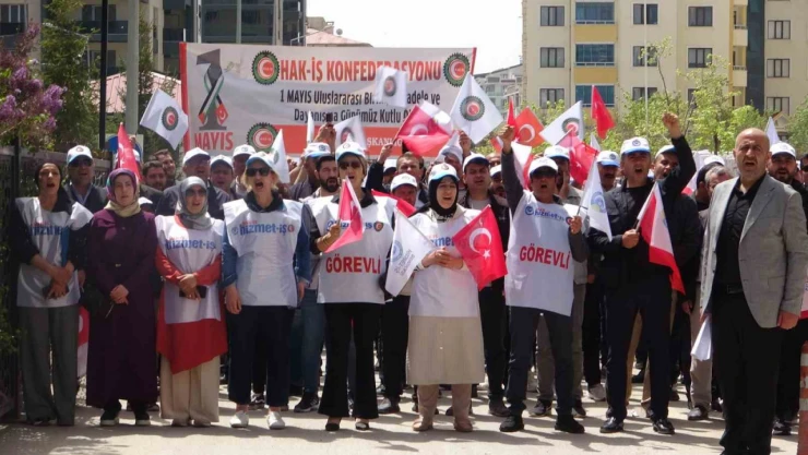 Van'da işten çıkarılan işçilerin buruk '1 Mayıs' kutlaması