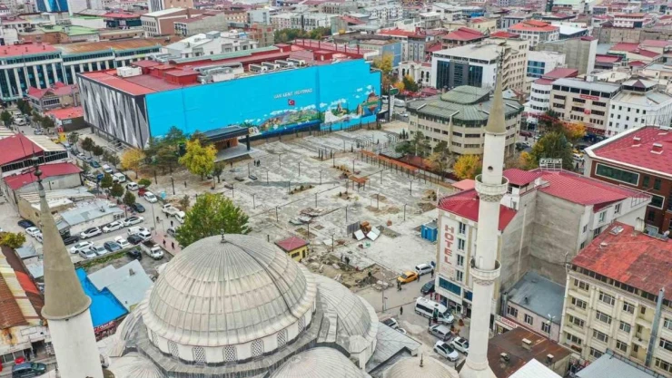 Van Kent Meydanı açılış için gün sayıyor