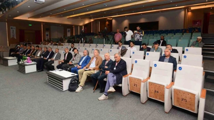 Van YYÜ'de 'Kürdiyat Sempozyumu' düzenlendi