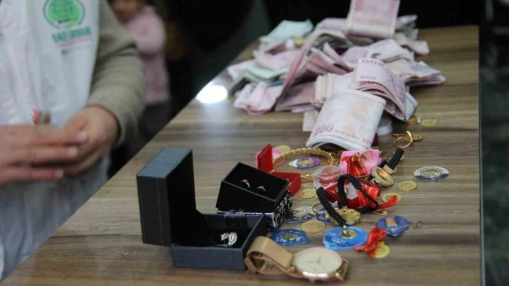 Vanlı kadınlar ziynet eşyalarını Gazze'ye bağışladı