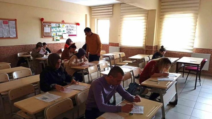 Velilere yönelik ödüllü kitap okuma yarışması