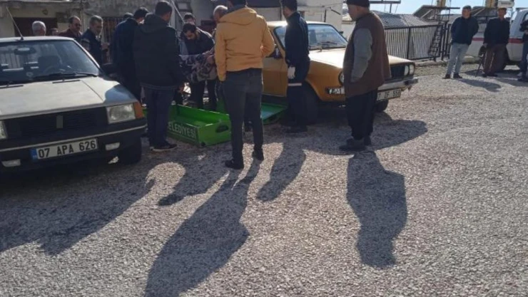 Yaşlı adam yatağında ölü bulundu