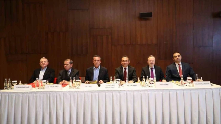 Yayın İhale Komisyonu, teklifleri değerlendirmek üzere Riva'da toplandı