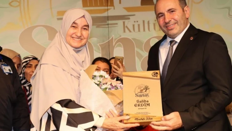 Yazar Saliha Erdim Yalovalılarla buluştu