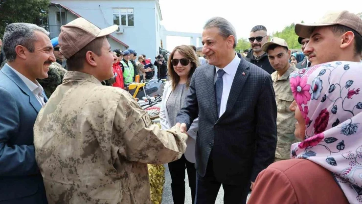Yemin ettiler, asker olmanın gururunu yaşadılar