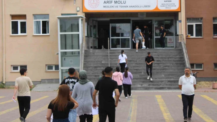 YKS'nin ikinci oturumu başladı