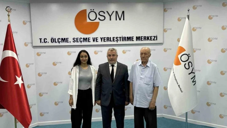 YKS'ye giren en genç ve en yaşlı üniversite adayları, ÖSYM Başkanı Ersoy ile buluştu