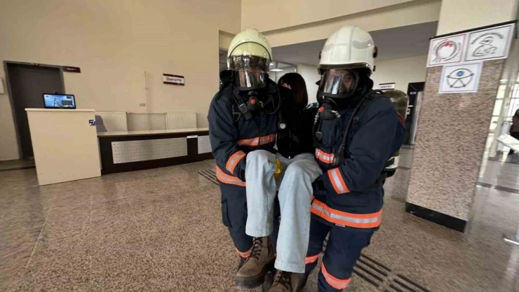 Yüksekova Devlet Hastanesinde deprem tatbikatı