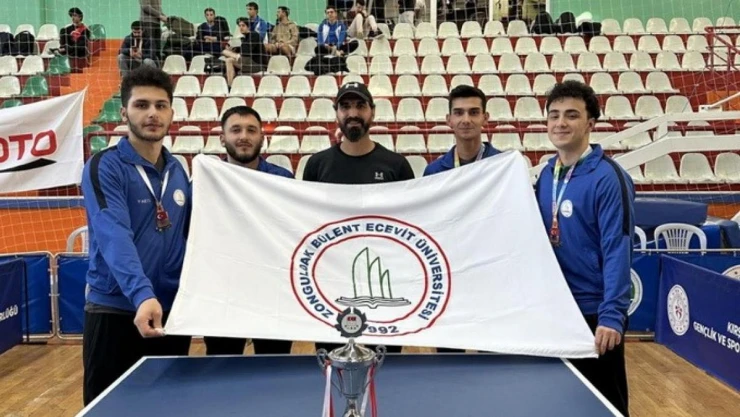 ZBEÜ Erkek Masa Tenisi Takımı Türkiye Masa Tenisi Süper Ligi'ne yükseldi