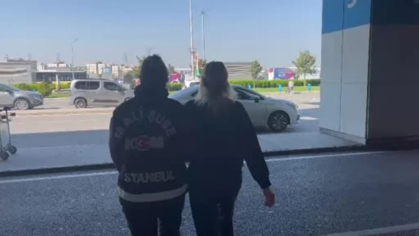 İBB Halkla İlişkiler Müdürü Elif Güven yurda giriş yaptığı sırada gözaltına alındı