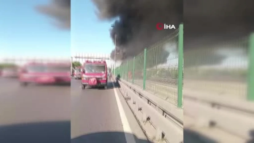 İstanbul'da metrobüs alevlere teslim oldu