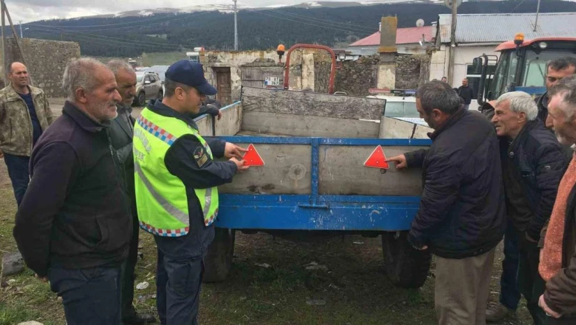 Jandarmadan reflektör uyarısı