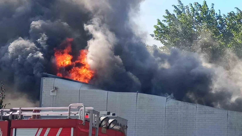 Pendik'te atık su arıtma tesisinde yangın çıktı