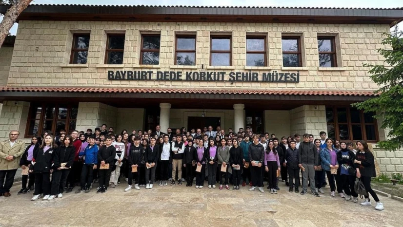 Vali Epcim, LGS öğrencileriyle bir araya geldi