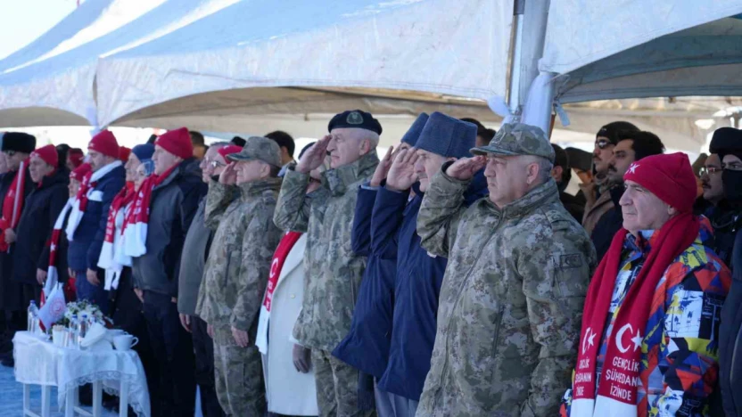 Eksi 15 derecede Sarıkamış şehitleri için yürüdüler