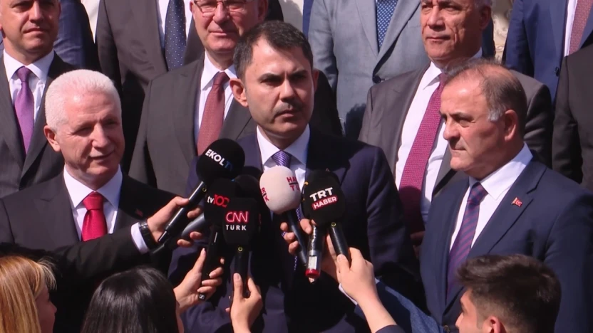 Bakan Kurum: 'Hep birlikte elimizi, gövdemizi taşın altına koymak durumunda olduğumuzu, burada net bir şekilde ifade ettik'