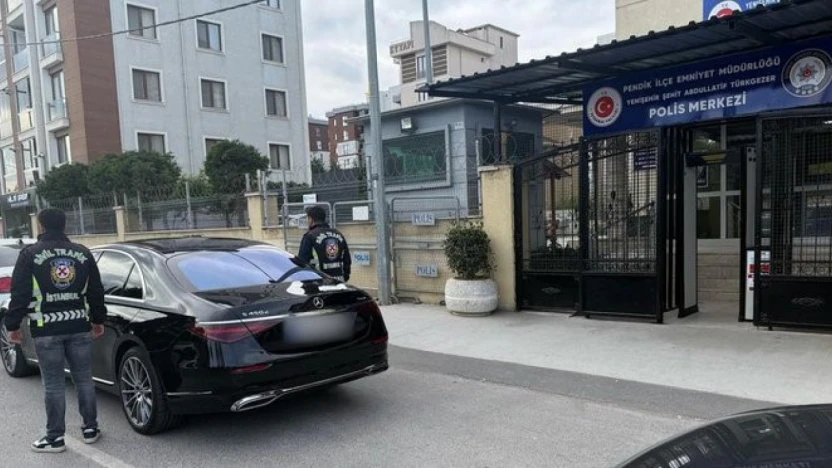 Bakan Yerlikaya: 'Aracın üzerindeki trafikte geçiş üstünlüğü hakkı çakar iptal edildi'