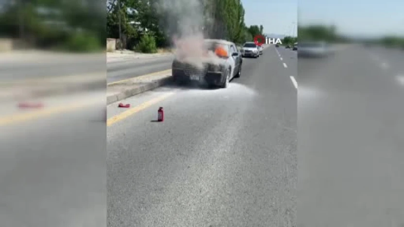 Başkentte araç yangını: Aracın motoru alev aldı