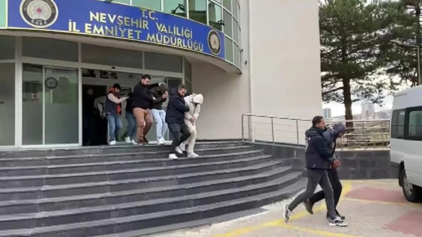 Kargo dolandırıcıları yakayı ele verdi: 11 gözaltı