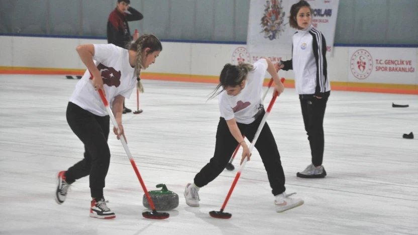 Kars'ta Curling Şampiyonası sona erdi