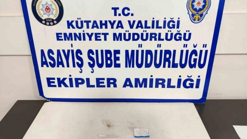 Kütahya'da bir kişinin üzerinde uyuşturucu ele geçirildi