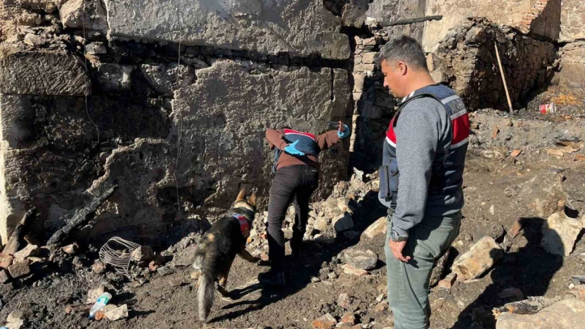 Manisa'da  ölen kadının cenazesine ulaşıldı