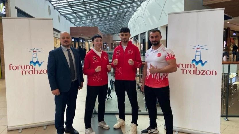Milli sporcular şampiyona öncesi Forum Trabzon'u gezdi