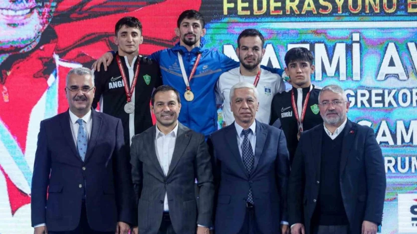Nazmi Avluca Büyükler Grekoromen Güreş Türkiye Şampiyonası, devam ediyor